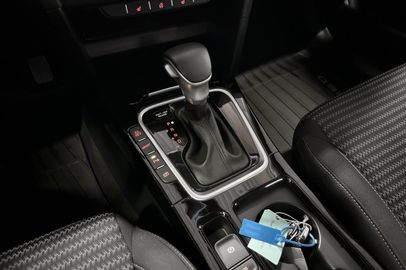 Car image 11