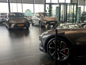 Car image 28