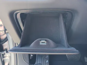 Car image 36