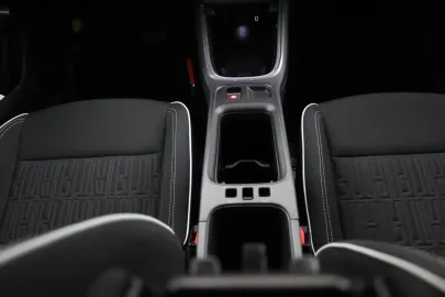 Car image 40
