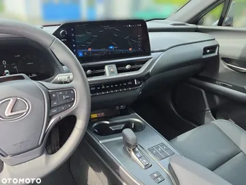 Car image 25
