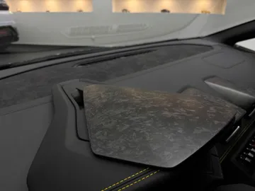 Car image 35
