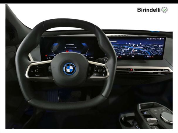 BMW iX xDrive40 240 kW image number 11