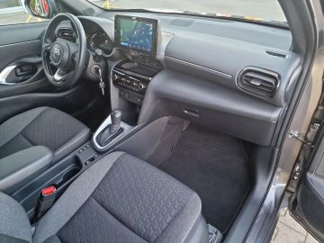 Car image 15