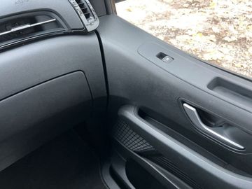 Car image 36