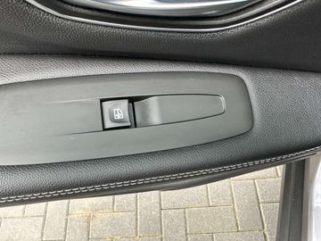 Car image 36