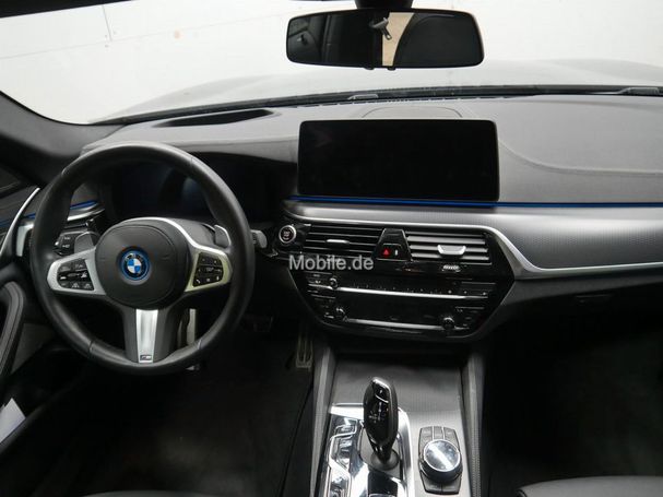 BMW 530 Touring xDrive 215 kW image number 3