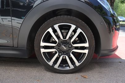 Car image 39