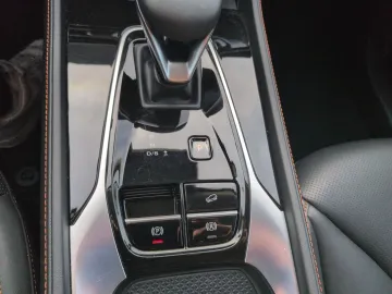 Car image 29
