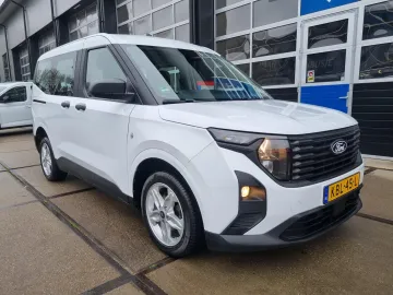 Car image 25