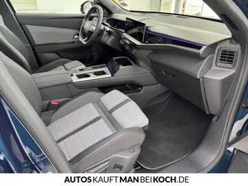 Car image 32