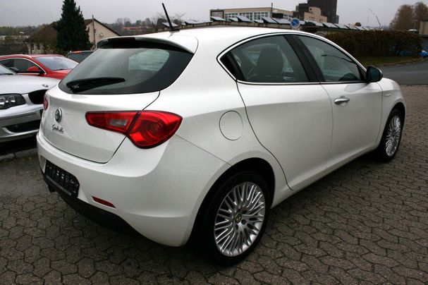 Alfa Romeo Giulietta 88 kW image number 3