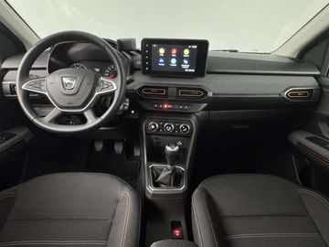 Car image 12