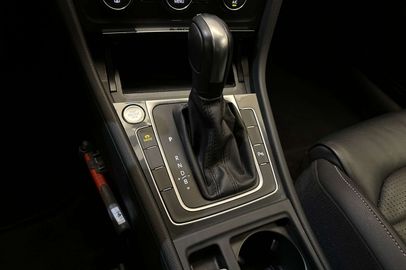 Car image 35