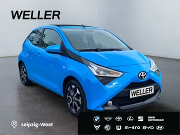Car image 4