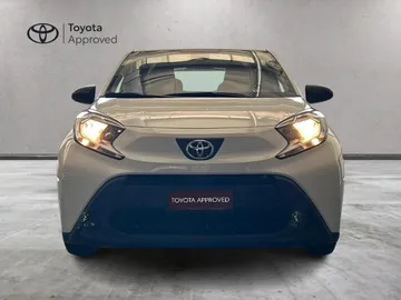 Car image 13