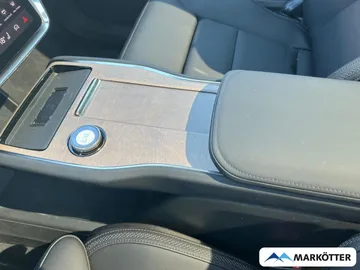 Car image 32