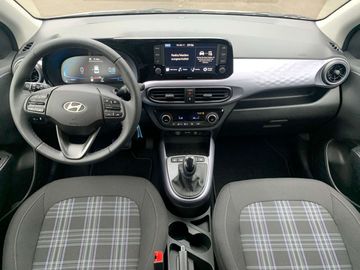 Car image 10