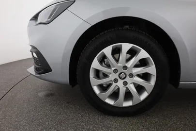 Car image 28