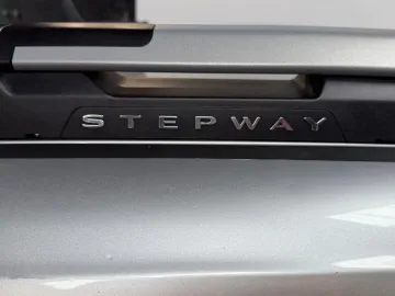 Car image 24