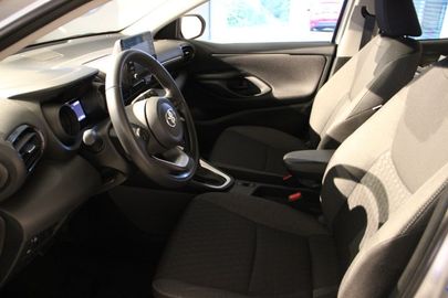 Car image 5