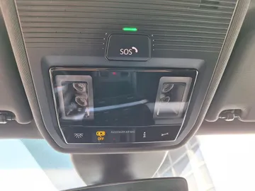 Car image 33