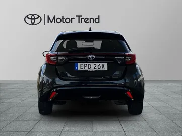 Car image 4
