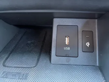 Car image 27