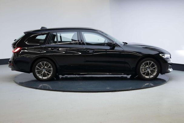 BMW 330 e Touring Sport Line 215 kW image number 18