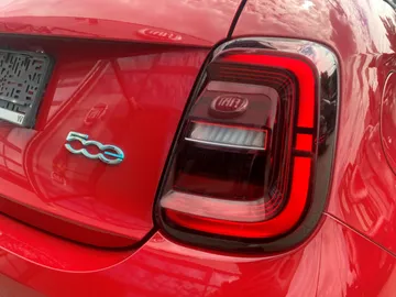 Car image 25