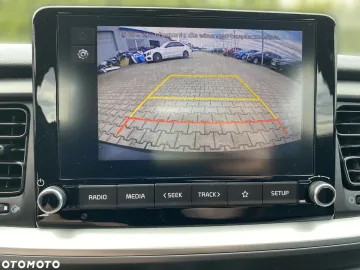 Car image 25