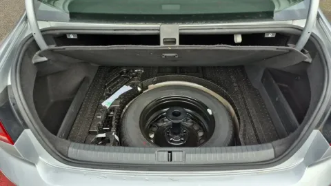 Car image 43