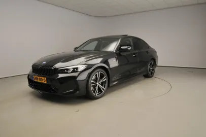 Car image 43