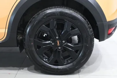 Car image 30