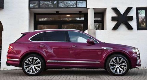 Car image 4