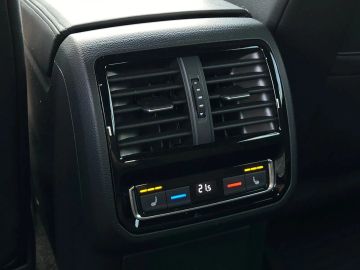 Car image 36