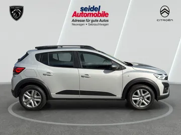 Car image 4