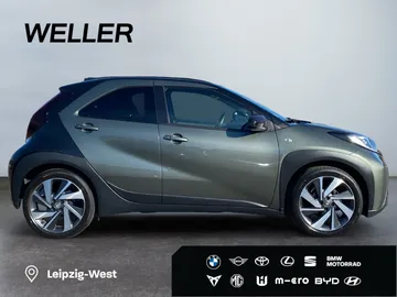 Car image 3