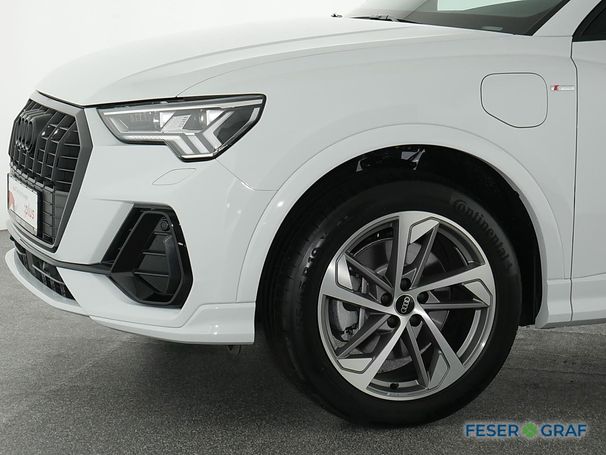 Audi Q3 45 TFSIe S-line 180 kW image number 16