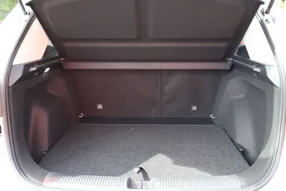 Car image 34