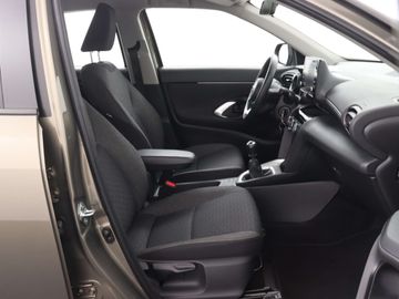 Car image 30