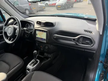 Car image 34