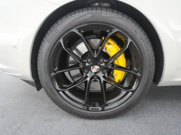 Car image 38
