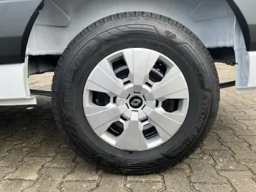 Car image 49