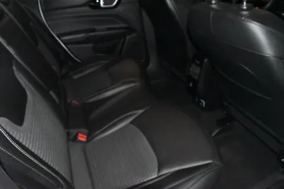 Car image 48