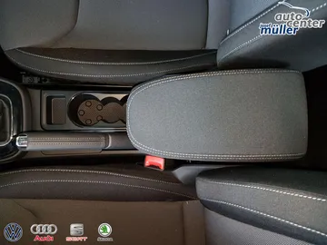 Car image 35