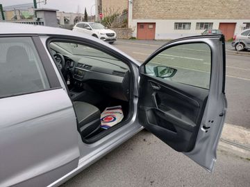 Car image 30