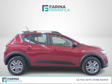 Car image 4
