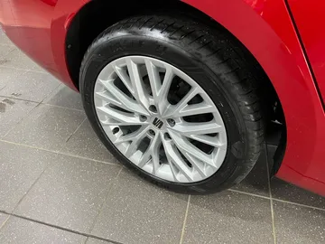 Car image 30