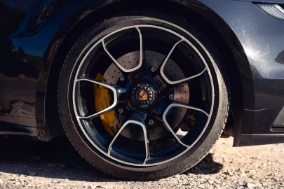 Car image 32